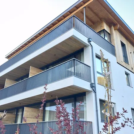 Aenna Apartment *
